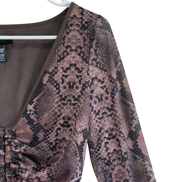 h:ours From Revolve Minju Snake Print Ruched Crop Top with Long Sleeves. Size S - Picture 6 of 13